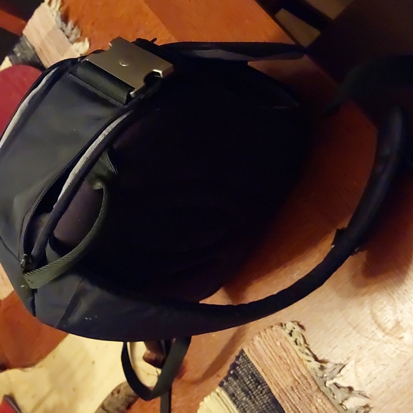 Manfrotto MB SSC3-1BB Agile I Sling Bag (Black) - Picture 2 of 4